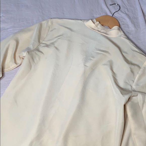 LONG SLEEVE CREAM BLOUSE!!! - Picture 7 of 8